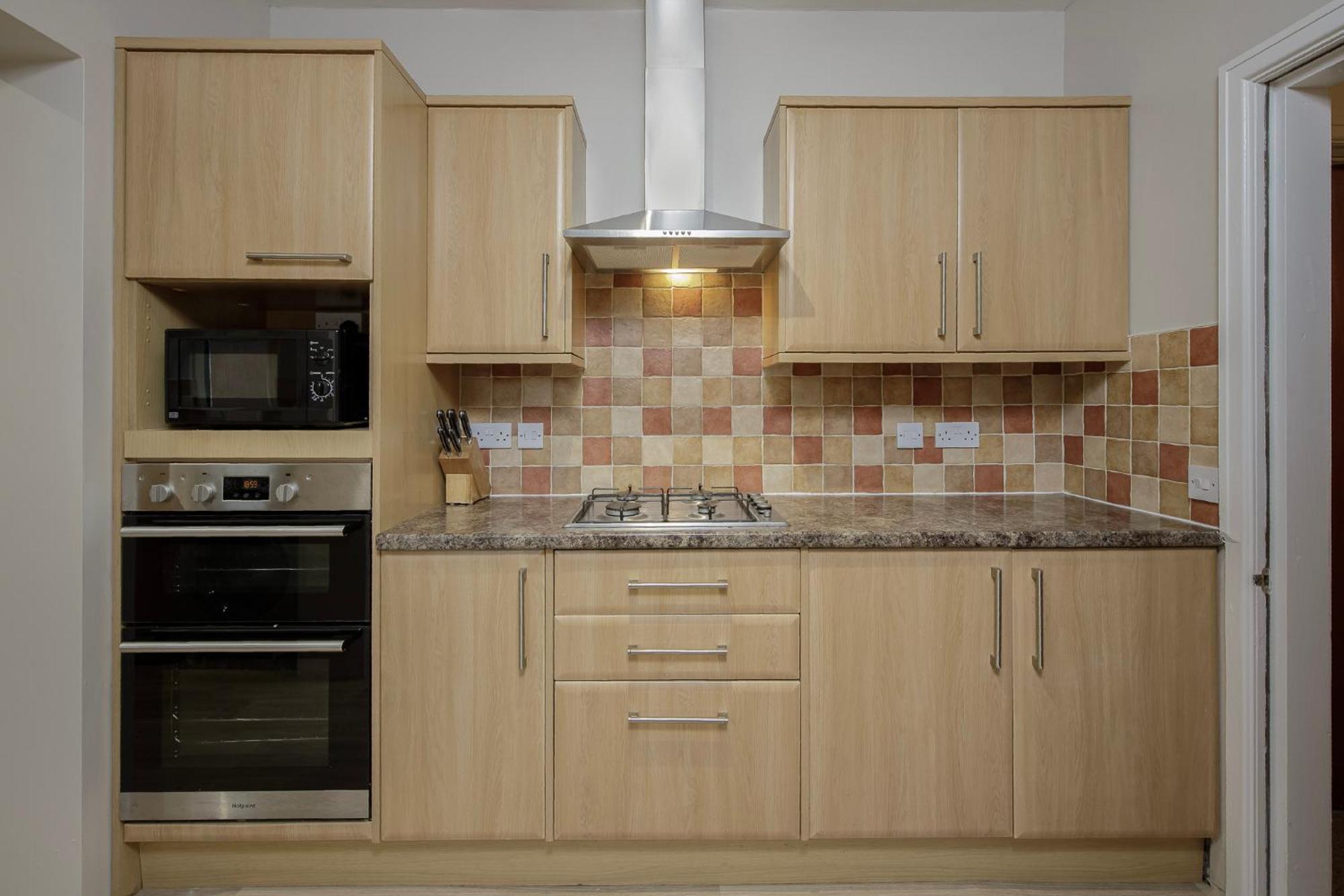 Arnside - Spacious 10-Bedroom Seaside Cottage Μπλάκπουλ Εξωτερικό φωτογραφία