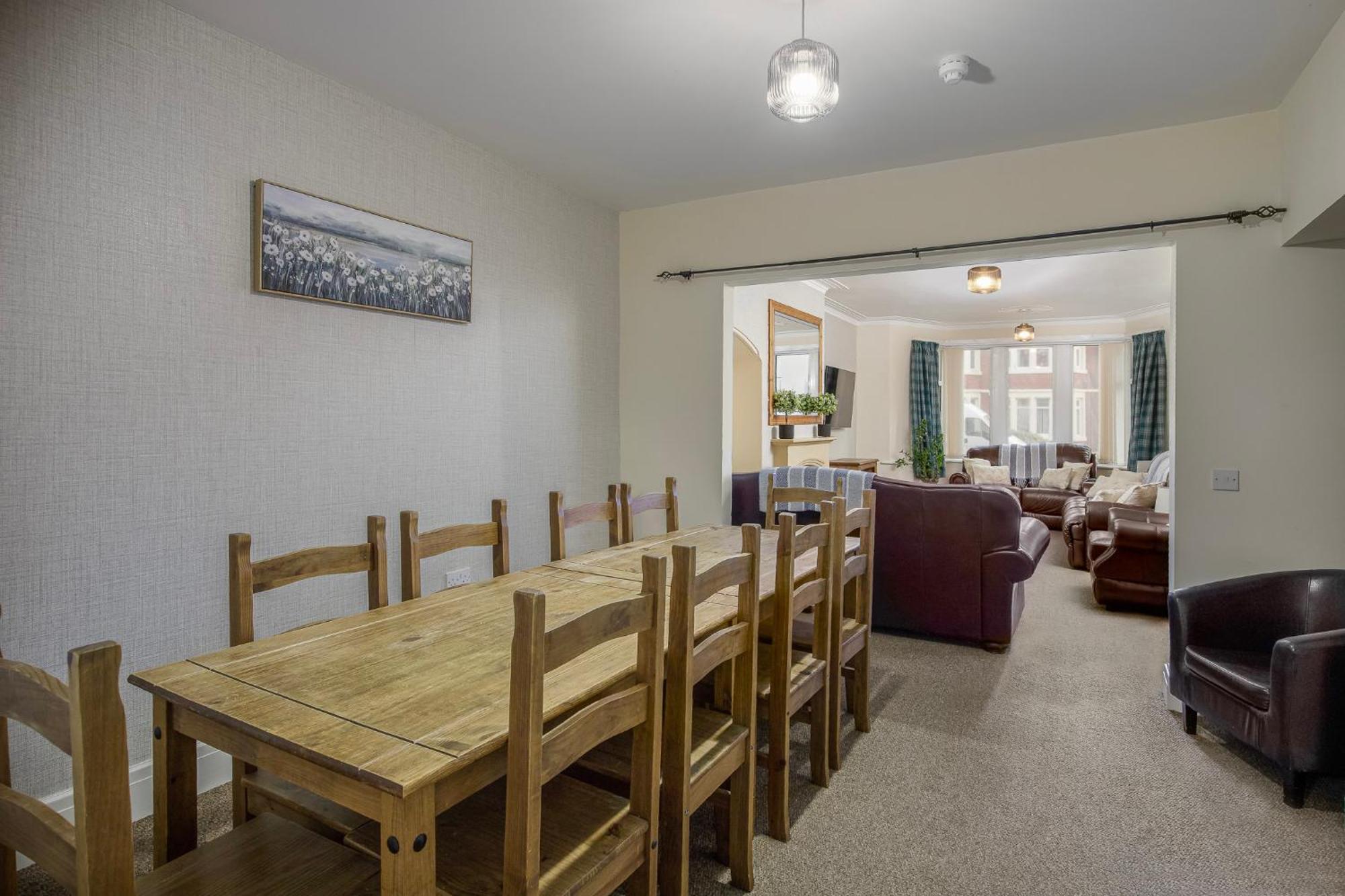 Arnside - Spacious 10-Bedroom Seaside Cottage Μπλάκπουλ Εξωτερικό φωτογραφία