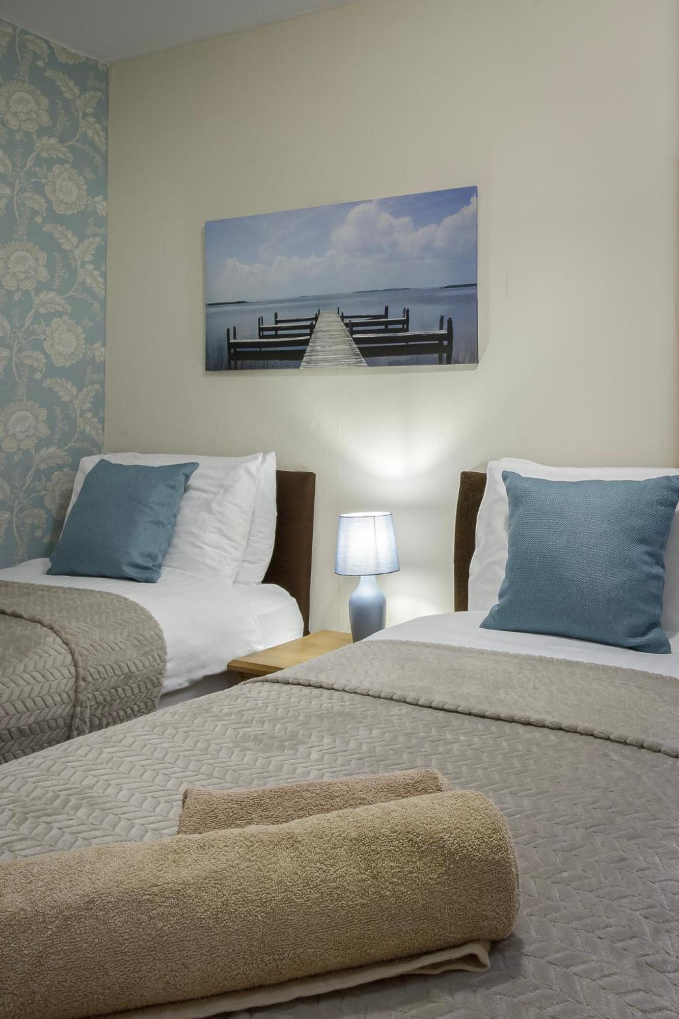 Arnside - Spacious 10-Bedroom Seaside Cottage Μπλάκπουλ Εξωτερικό φωτογραφία