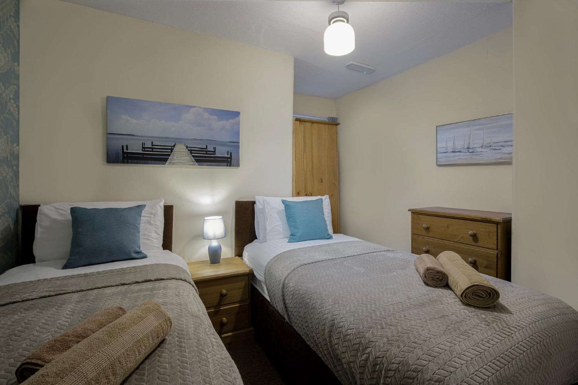 Arnside - Spacious 10-Bedroom Seaside Cottage Μπλάκπουλ Εξωτερικό φωτογραφία
