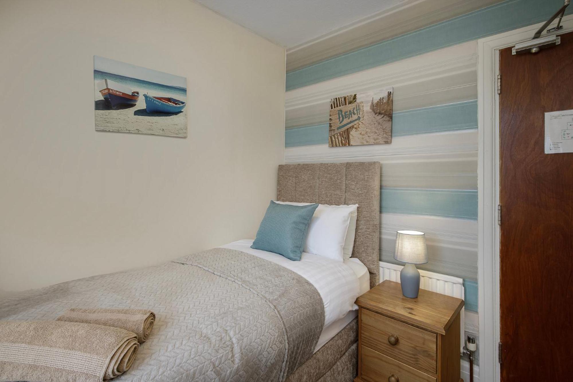 Arnside - Spacious 10-Bedroom Seaside Cottage Μπλάκπουλ Εξωτερικό φωτογραφία